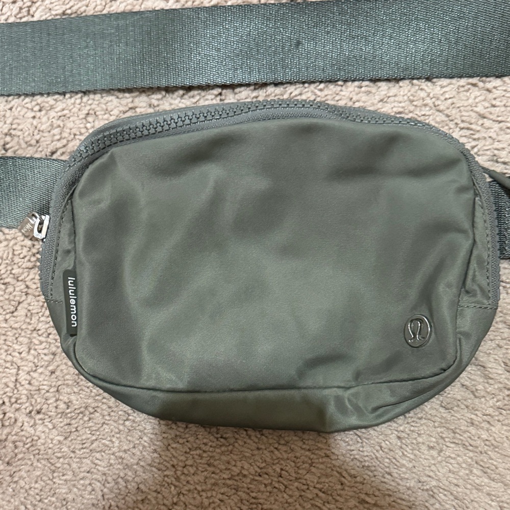 Lululemon belt bag